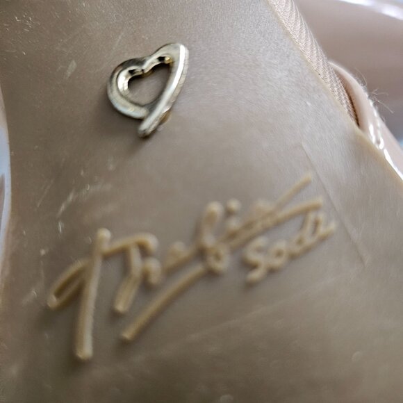 Thalia Sodi Patent Leather Nude 3.5 Inch Heels with Mesh Side Accents Size 6M - Picture 11 of 14